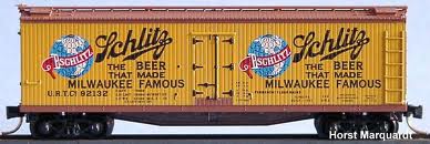 Union Referigerator Transit - Reefer - Schlitz Beer - Micro-Trains 49420